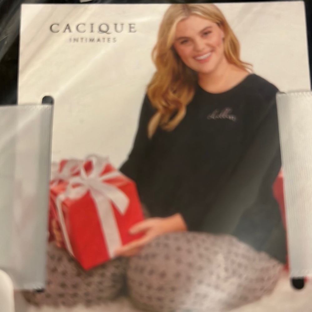 New with tags jogger sleepwear set